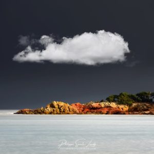 White Cloud Paysage avec un nuage blanc dans le ciel Corse