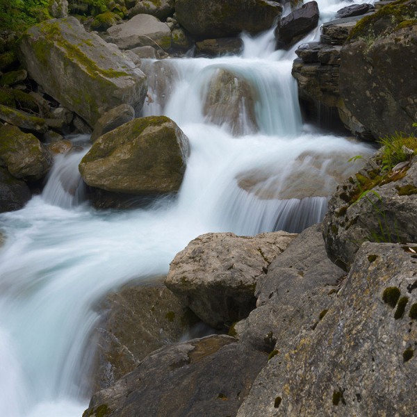 Cascade et torrent à Lauterbrunnen