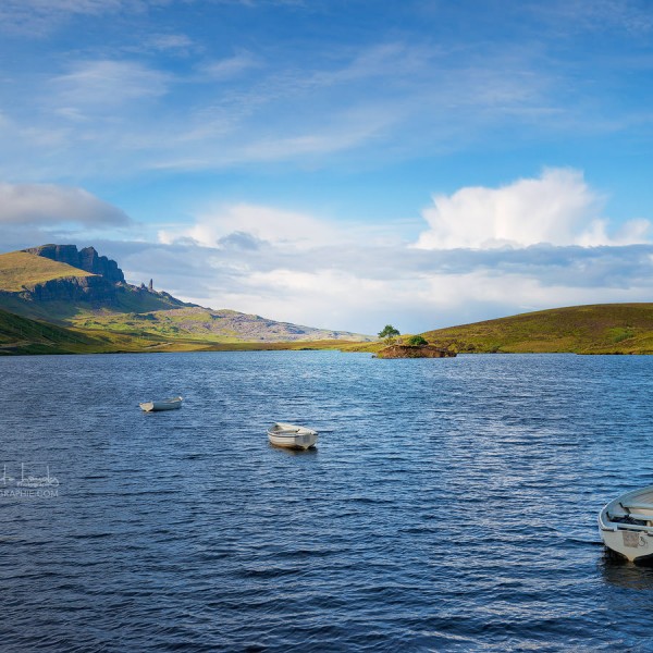 Lake Leathan Le Old Man of Storr sur l'île de Skye