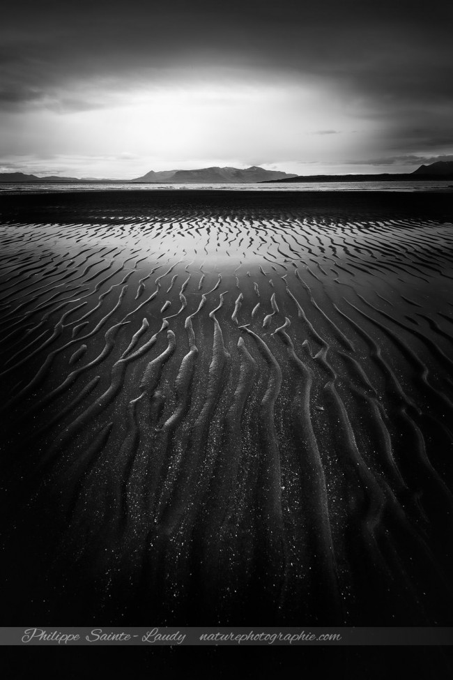 Plage de sable noir en islande