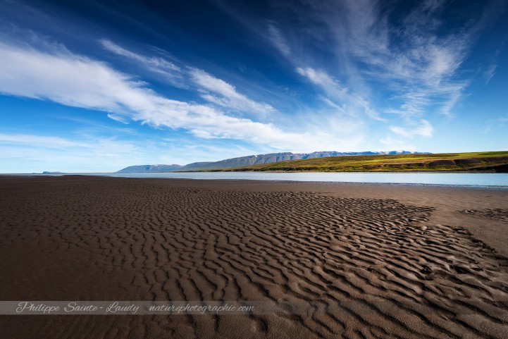 Plage de sable noir en Islande
