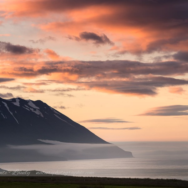 Coucher de soleil dans le nord de l'Islande