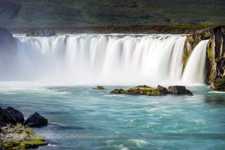 Les superbes chutes de Goðafoss - Islande