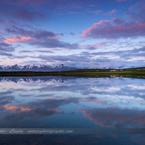 Stolen moments Coucher de soleil sur les montagnes enneigées d'Islande