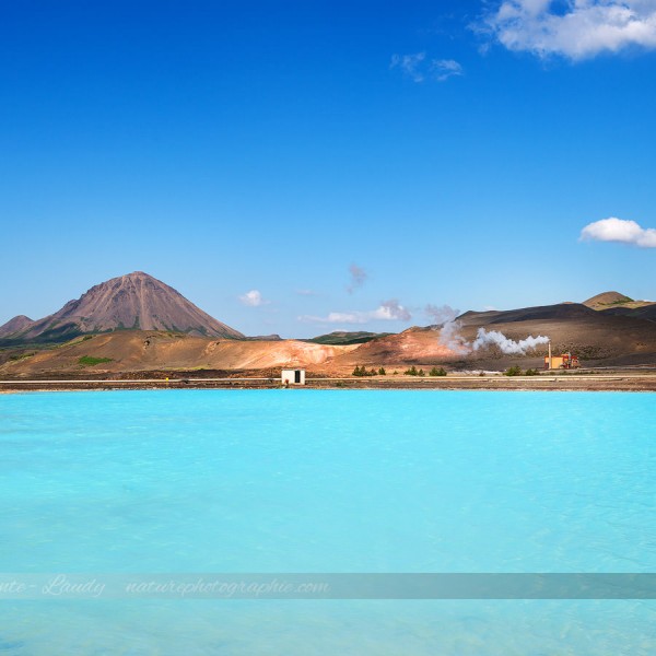 Une source d'eau chaude en Islande