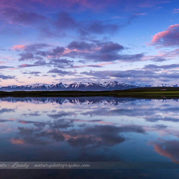 Reflet de montagnes en Islande
