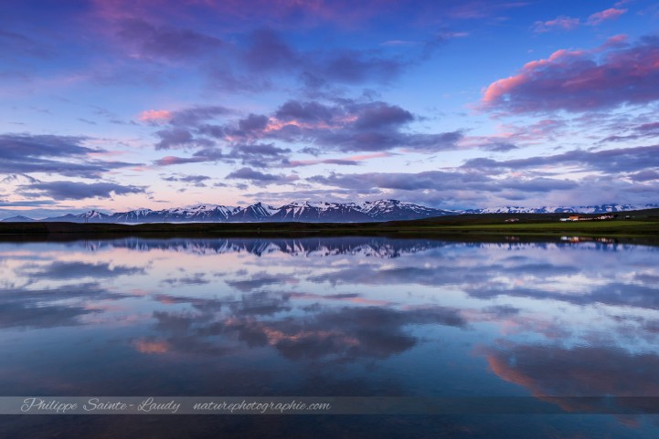 Reflet de montagnes en Islande