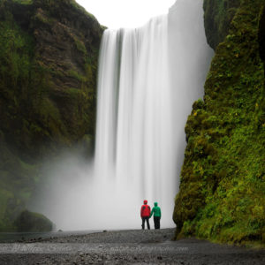 Skógafoss For Two Skógafoss l'une des chutes les plus célèbres d'Islande