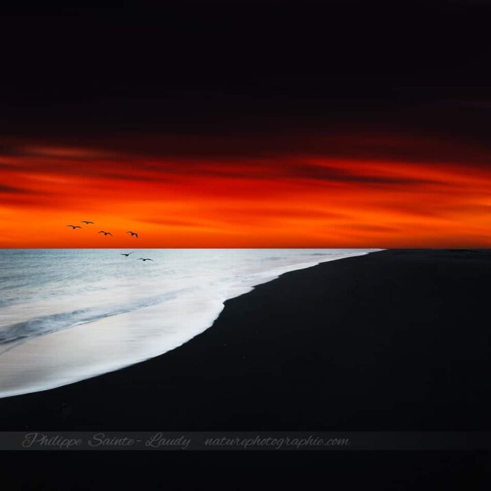 Ciel rouge en Islande - Plage de Vik