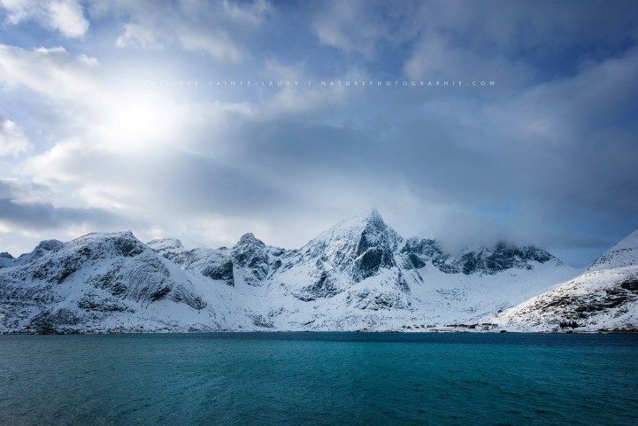 Montagnes des Lofoten en hiver