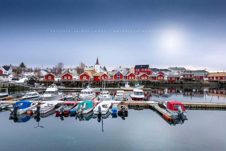 Le port de Reine en Norvège