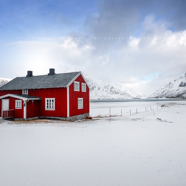 The Little Red Cabin Rorbu sur les Lofoten en hiver