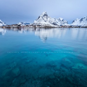The Wait Fjord bleu des Lofoten