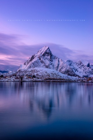 Aurore sur Reine en Norvège