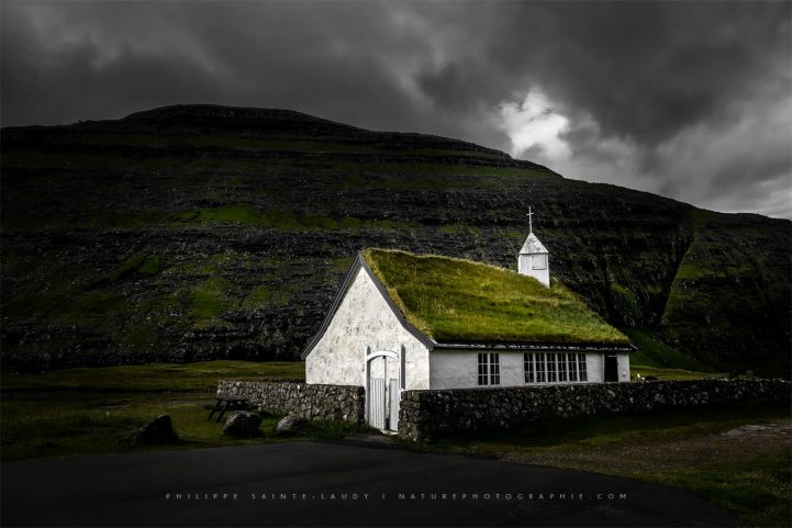 Église de Saksun sur îles Féroé