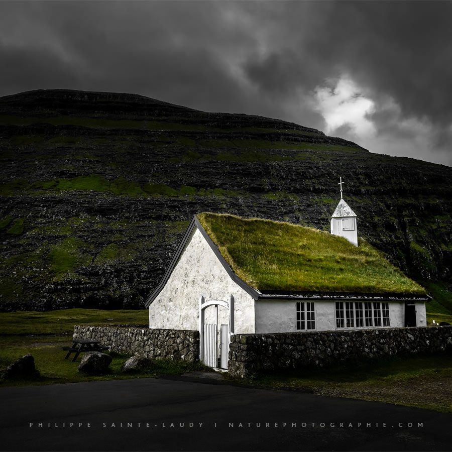 Église de Saksun sur îles Féroé