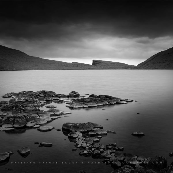 Sørvágsvatn Long Exposure