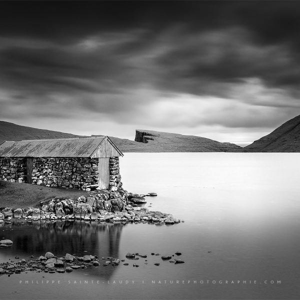 The Hut On The Mirror