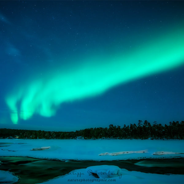 God’s hand Aurore boréale dans le ciel de Finlande