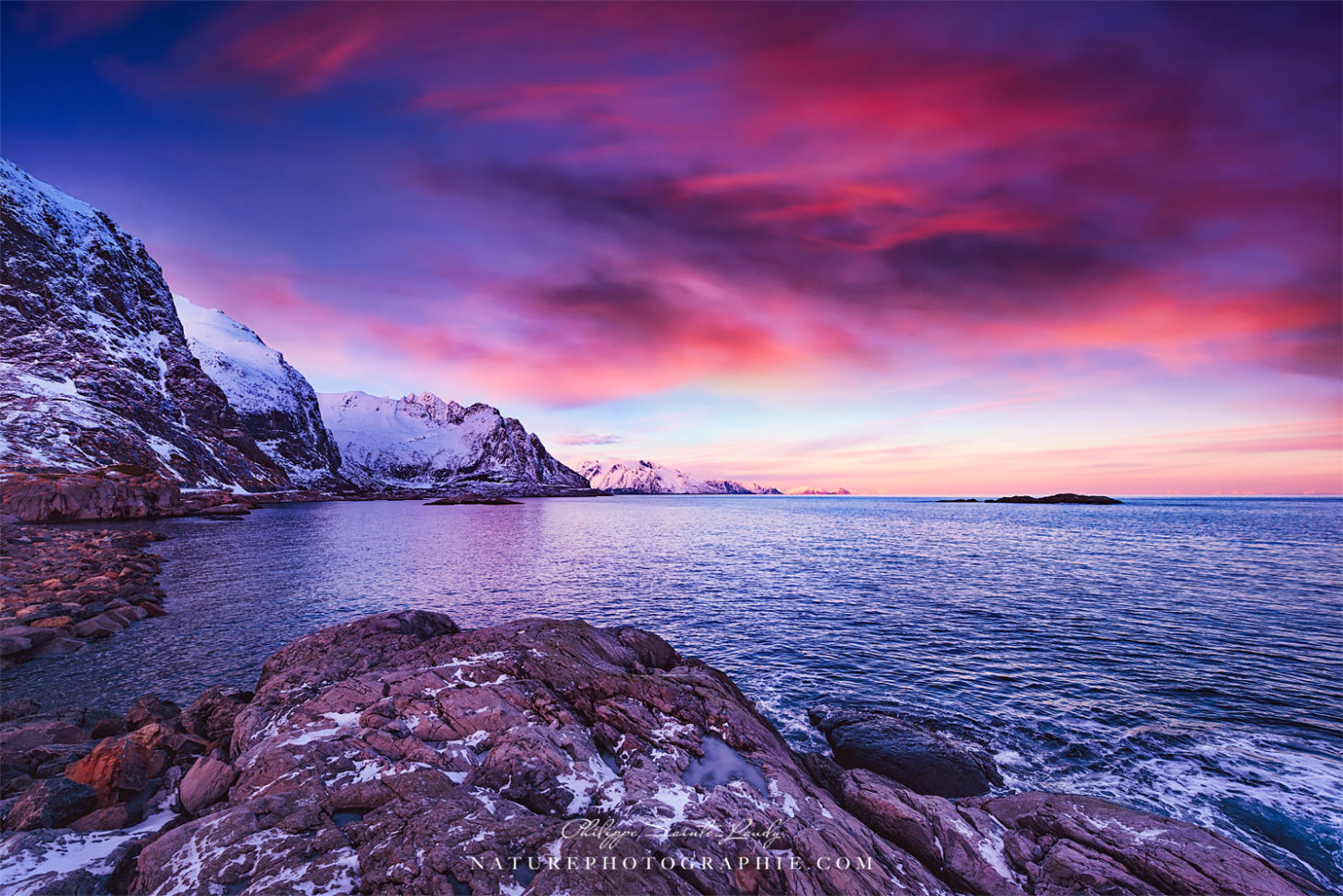 Coucher de soleil dans les fjords de Norvège
