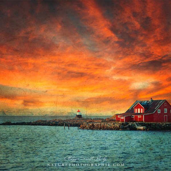 Leave The Light On Photo d'une ferme en Norvège avec texture