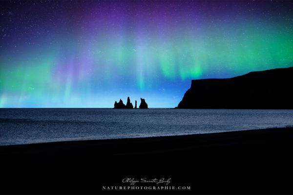 Vik under lights Aurore boréale en Islande