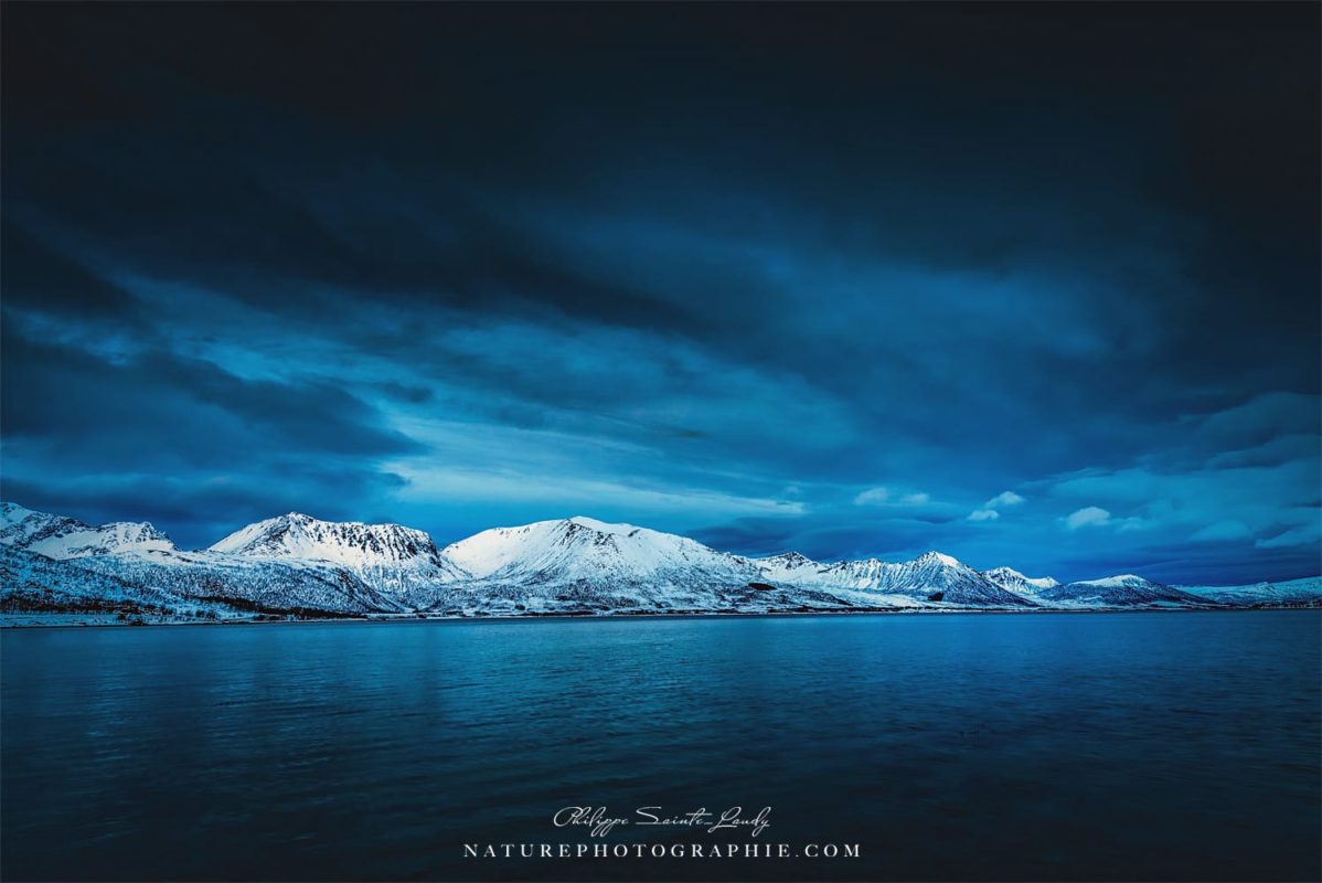 Montagnes et fjord de Norvège