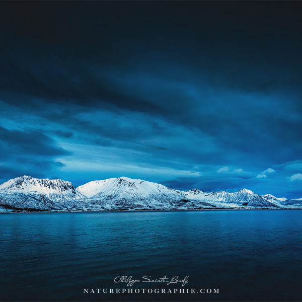 No Answer Arrives Montagnes et fjord de Norvège