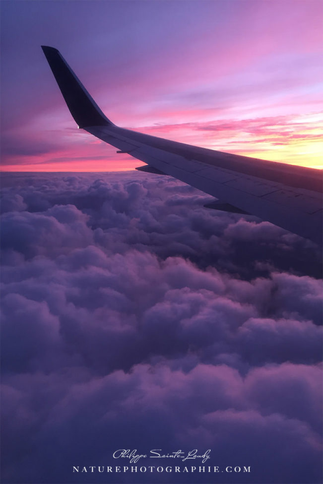 Coucher de soleil au-dessus des nuages