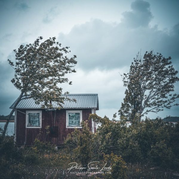 Agitation Le vent souffle sur une maison de pêcheur