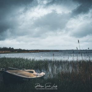 Photo d'une barque sur l'île de Saaremaa en Estonie