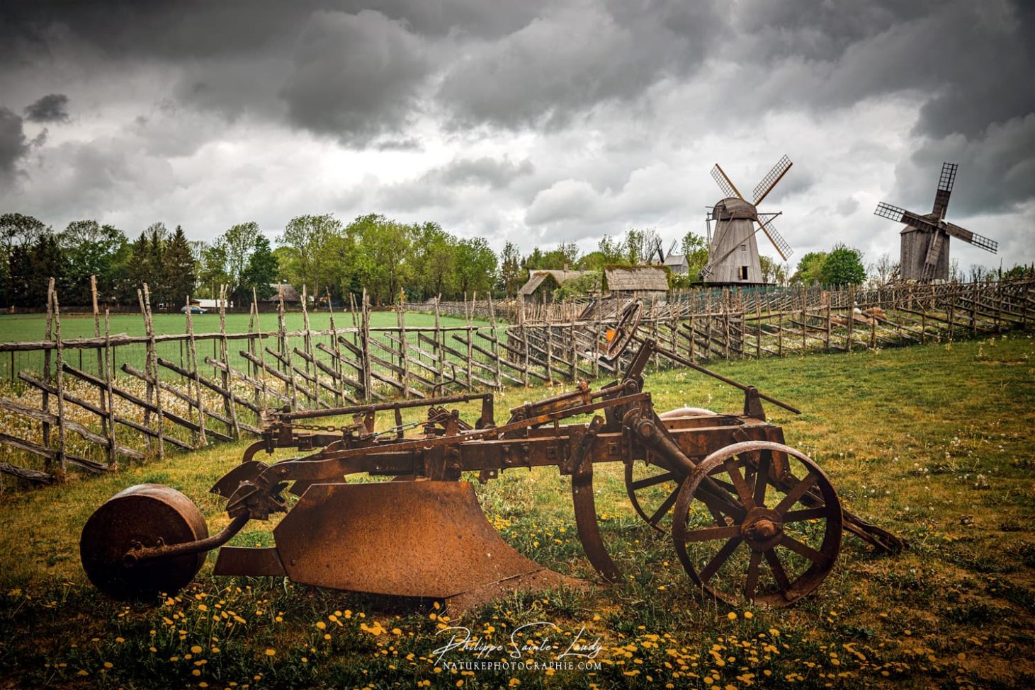 Ferme et moulins à Angla en Estonie