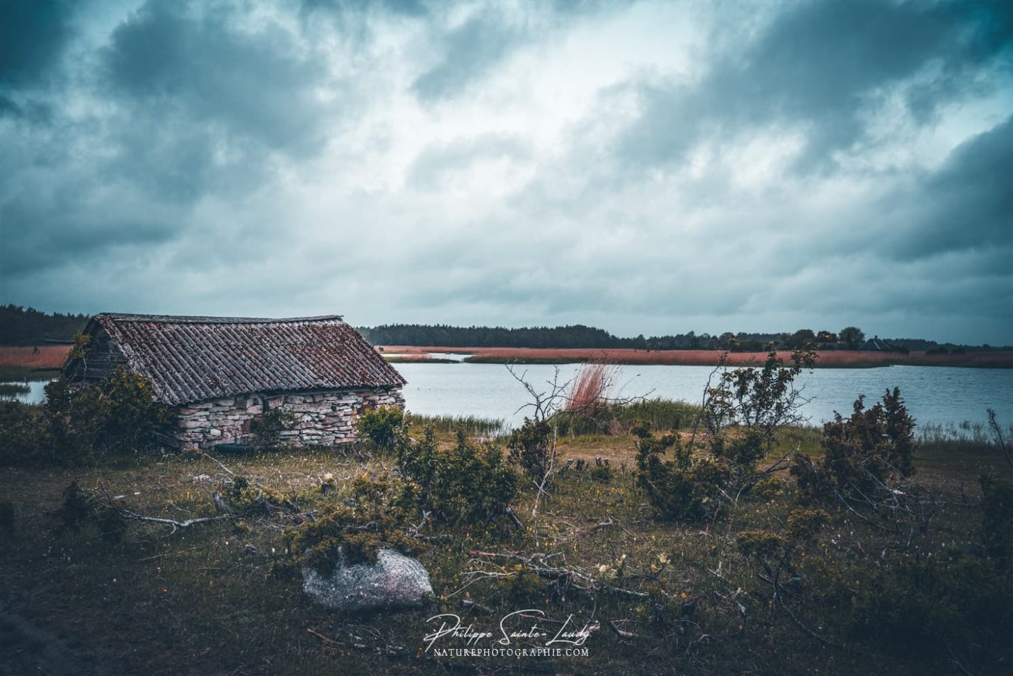 Vieille maison dans le golfe de Finlande