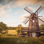 Coucher de soleil sur un moulin en Estonie