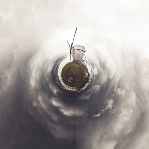 TINY-PLANET-118 Tiny Plant d'un moulin à vent en Estonie