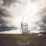 Un moulin à vent dans la lumière