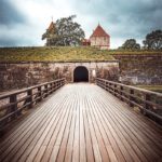 Pont en bois à l'entrée de Tallinn