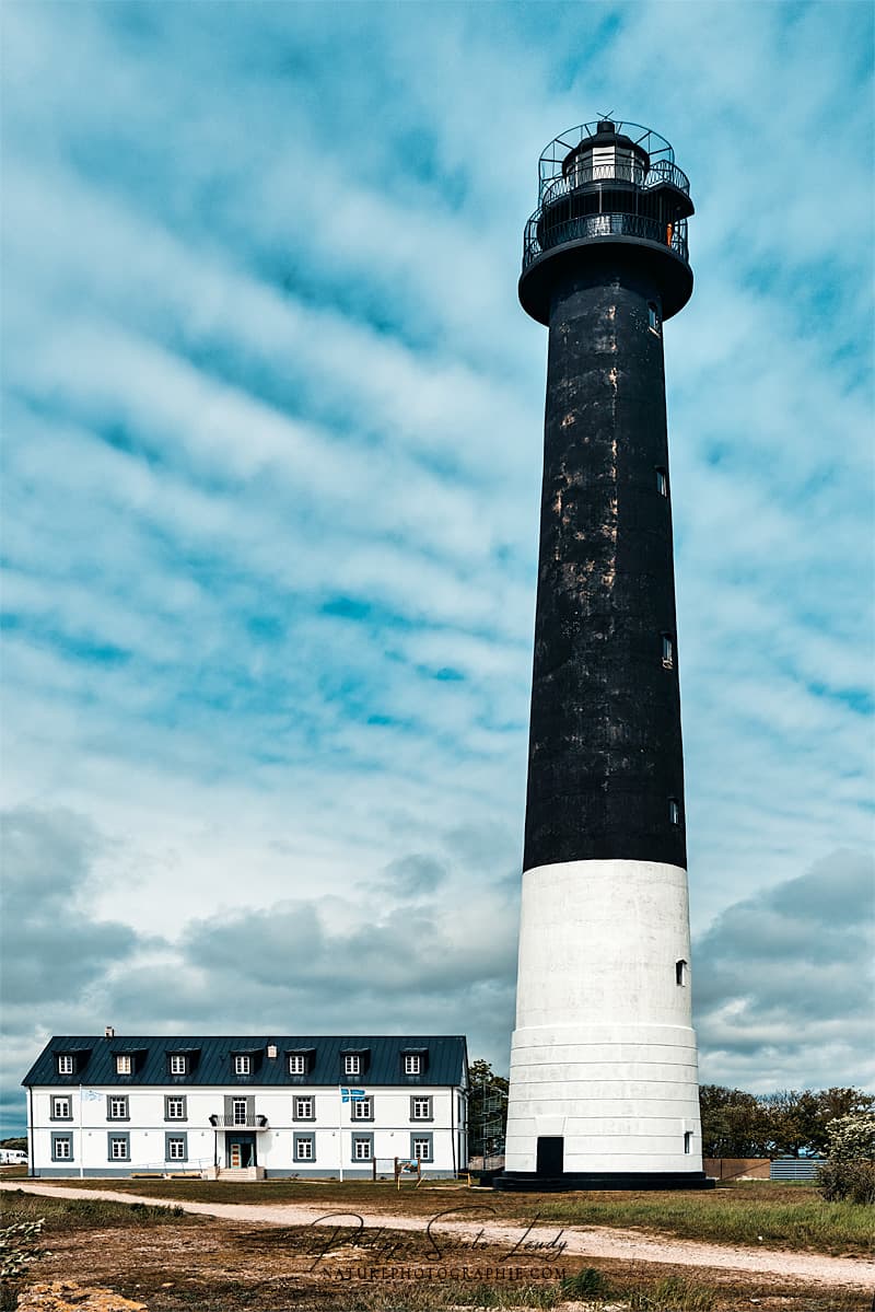 Le phare de Sõrve situé sur la commune rurale de Torgu, dans le comté de Saare, en Estonie.