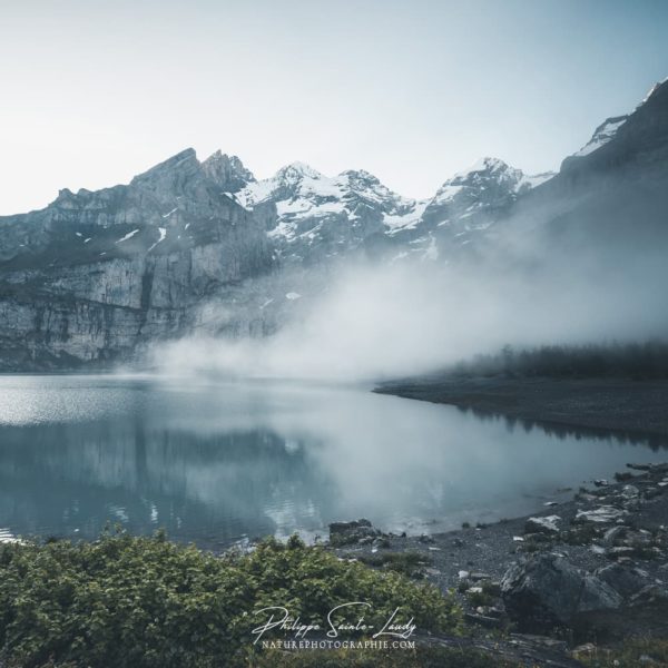 Check The Blueprints Ambiance brumeuse au lac Oeschinen en Suisse