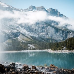 Rideau d'eau devant l’Oeschinensee
