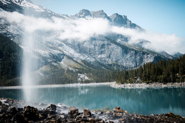 Rideau d'eau devant l’Oeschinensee
