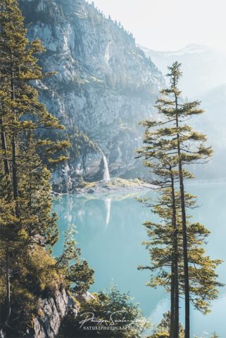 L'une des cascades entourant le lac Oeschinen