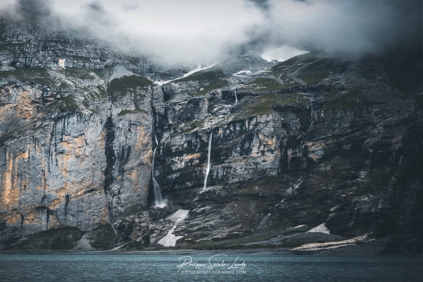 Falaises surplombant l’Oeschinensee