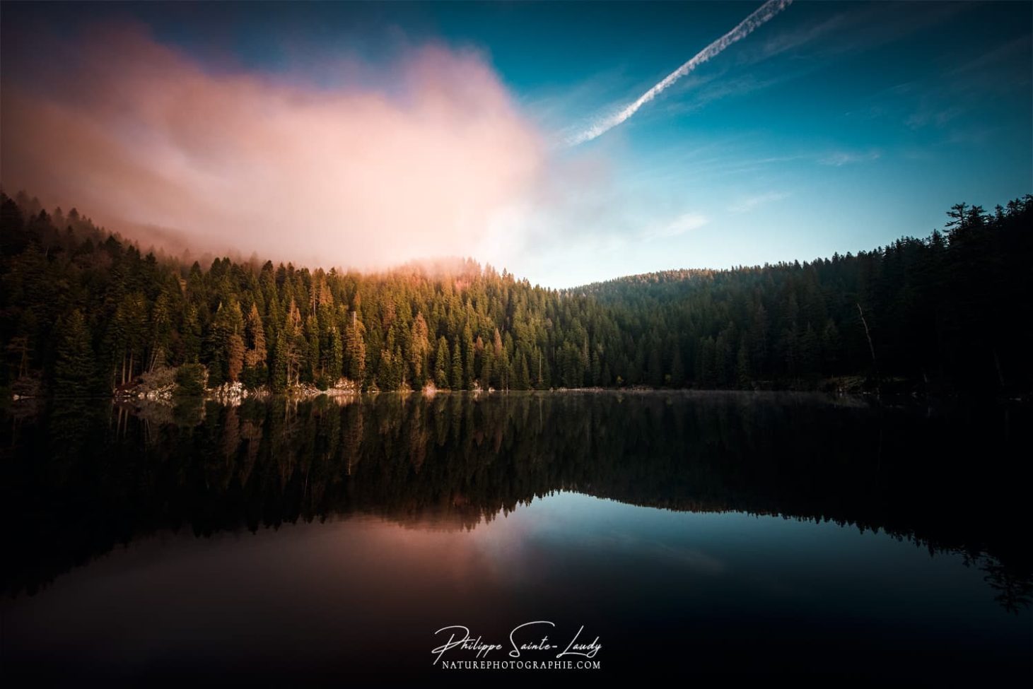 Nuage rose au-dessus du Lac Vert
