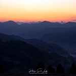 Ciel orange au lever de soleil sur les Vosges
