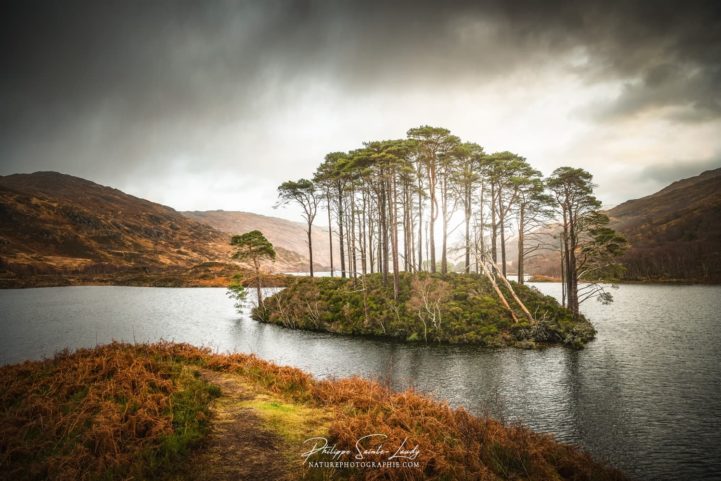 Ciel couvert au-dessus du Loch Eilt