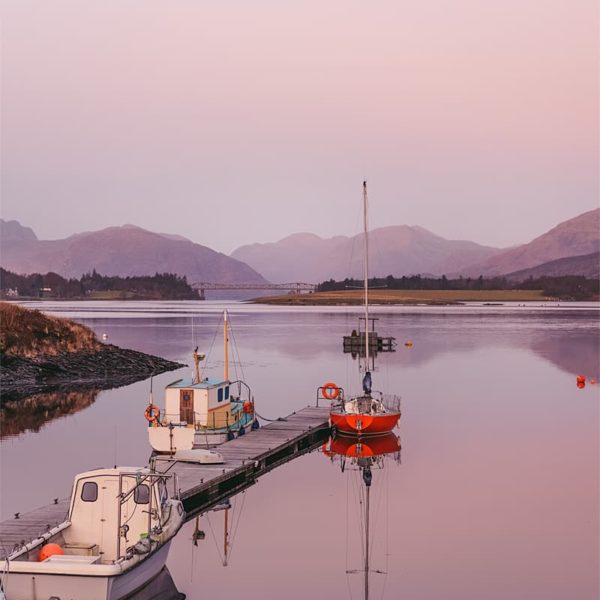 Morning Pink Le jour se lève sur le Loch Linnhe à Glencoe
