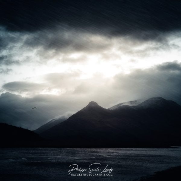 Scotland Light Photo d'Écosse avec un ciel tourmenté