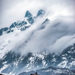Nuages sur les montagnes Norvégiennes