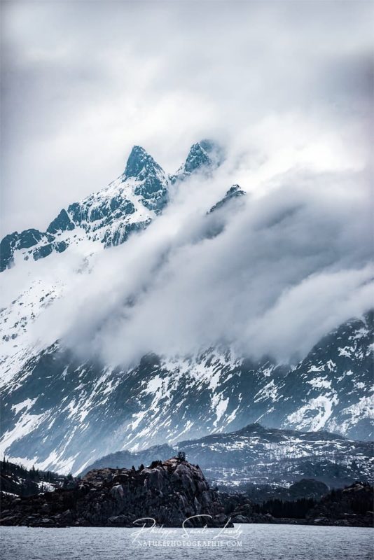 Nuages sur les montagnes Norvégiennes